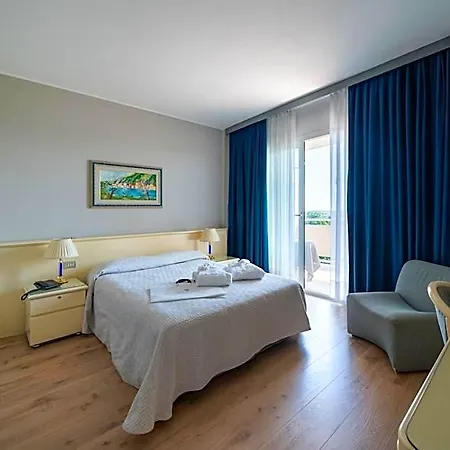 Des Bains Terme 4* مونتيجروتو تيرمي